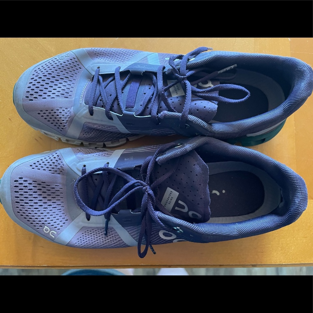 On running shoes womens 9.5